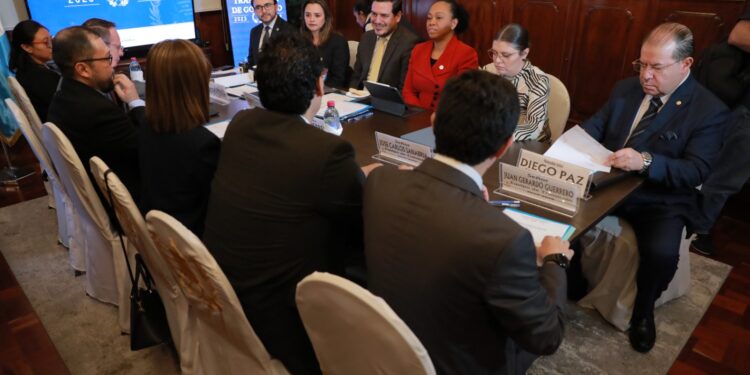Reunión de reanudación del proceso de transición. /Foto: SCSP