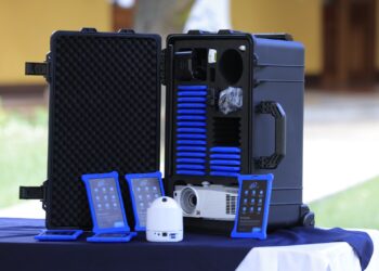 Kits para la tecnología en el aula. /Foto: Gilber García