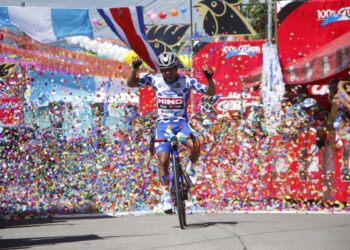 Esdras Morales triunfa en la octava etapa de la Vuelta a Guatemala