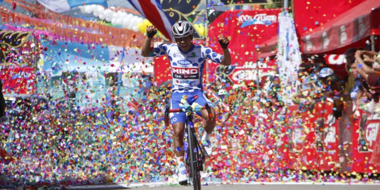 Esdras Morales triunfa en la octava etapa de la Vuelta a Guatemala