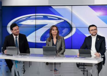 Integrantes de la Comisión de Transición de Gobierno en entrevista. / Foto: Gilber García.