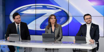 Integrantes de la Comisión de Transición de Gobierno en entrevista. / Foto: Gilber García.