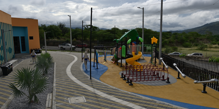 Más de 2 mil personas beneficiadas en primeras horas del Parque de la Paz Kevin Cordón