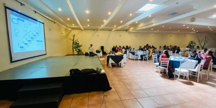 Fortalecen acciones para prevenir la migración y deserción escolar