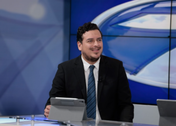 Ministro de Trabajo anunció fechas de próximas reuniones sectoriales. / Foto: Gilber García.