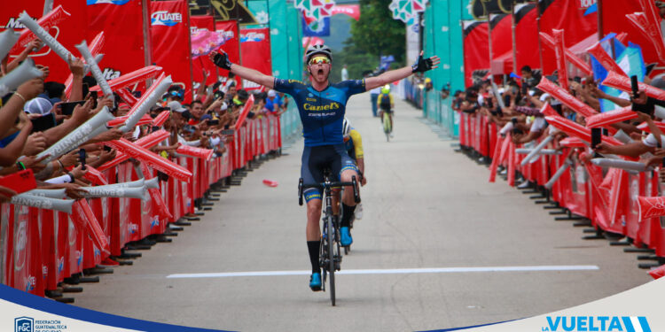 ¡Histórica victoria, el irlandés Cormac McGeough es el ganador de la primera etapa de la Vuelta a Guatemala!