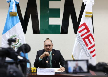 Ministro Manuel Arita informó sobre las reuniones de transición. / Foto: MEM.