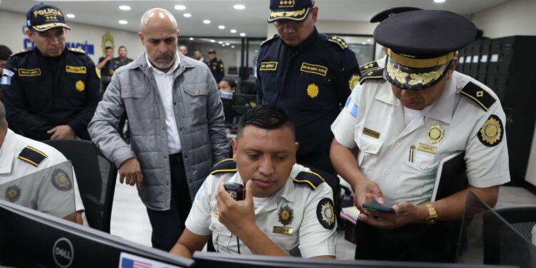 Recorridos del ministro de Gobernación afianzan dignificación policial