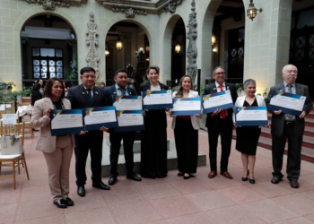 Reconocen aplicación de buenas prácticas laborales. / Foto: Noé Pérez.