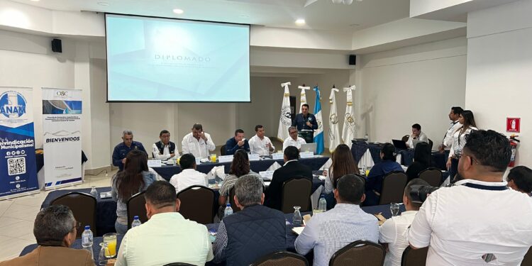 Fortalecen capacidades de alcaldes electos de Izabal