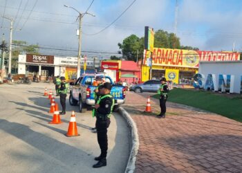 Agentes de la dirección de transito de la PNA, apoyan en seguridad ciudadana.