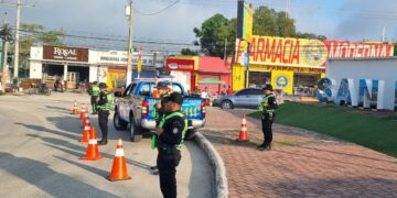 Agentes de la dirección de transito de la PNA, apoyan en seguridad ciudadana.