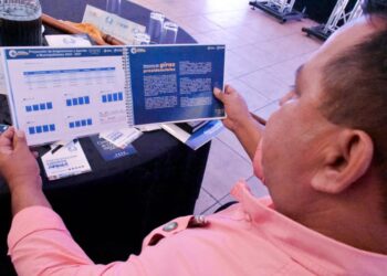 Alcaldes de Chiquimula y Zacapa reciben diplomado a alcaldes electos