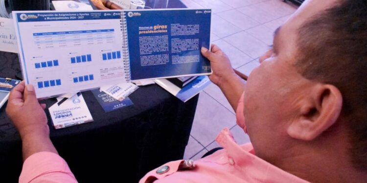 Alcaldes de Chiquimula y Zacapa reciben diplomado a alcaldes electos