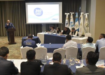 Alcaldes electos de Guatemala y Santa Rosa conocen Carta de Navegación. / Foto: SCEP.