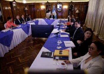 Álvaro Interiano y Dickéns Zamora.