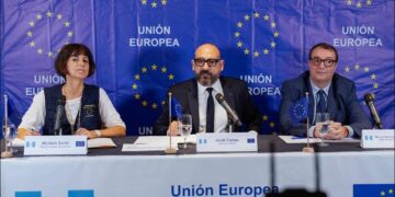 Conferencia de prensa de observadores de la Unión Europea