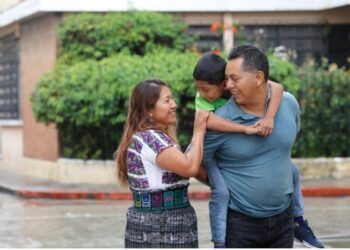 Connacionales y sus familias podrán acceder a servicios del Seguro Social