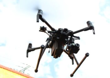 Científicos chinos desarrollan drones con “habilidades de comunicación humana”