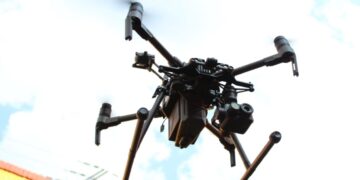 Científicos chinos desarrollan drones con “habilidades de comunicación humana”