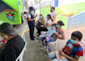 Doctor Móvil en el Barrio acerca servicios integrales en salud. / Foto: MSPAS.