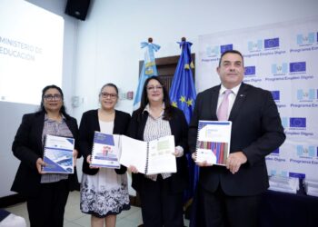 Donan libros para fortalecer la educación técnica