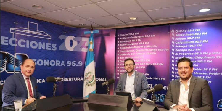 Entrevista de la Comisión de Transición del Ejecutivo en Sonora.