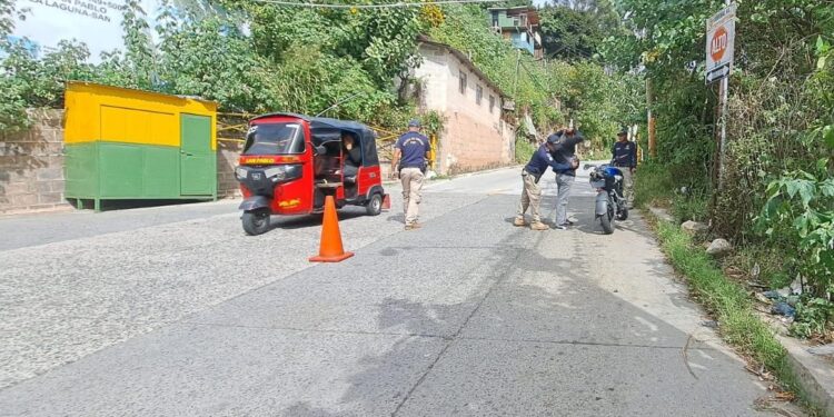 Policías de DISETUR garantizan la seguridad en el volcán San Pedro