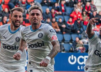 El Girona continúa soñando en lo más alto de la tabla