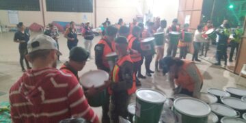 Ayuda humanitaria llega a familias afectadas por las constantes lluvias que se han presentado en el territorio guatemalteco. / Foto: Ejército de Guatemala.