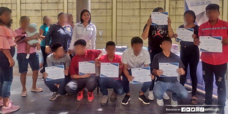 Clausuran diplomado Fomentando una Educación Sexual Sana