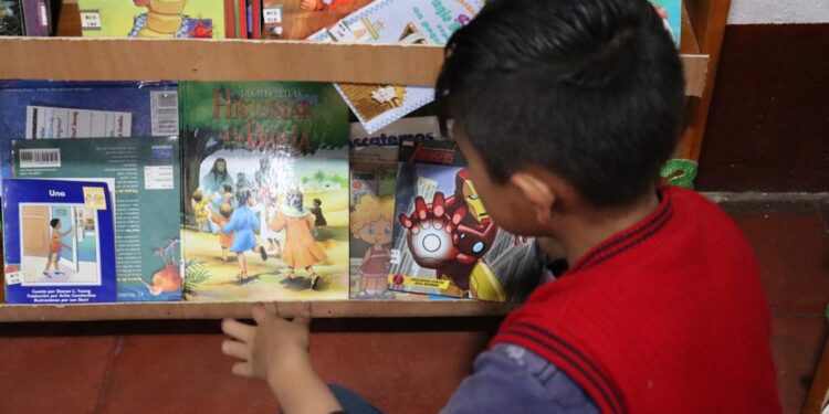 Cultura y Deportes fomenta la lectura en Tecpán, Chimaltenango