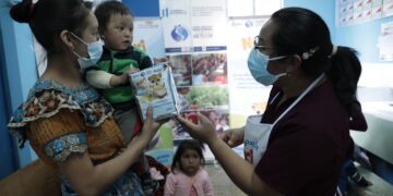 Ministerio de Salud ha entregado bolsas de NutriNiños en todo el país. / Foto: DCA.