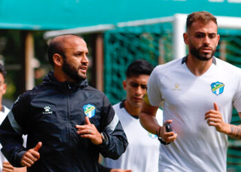 Willy Olivera convoca a 21 guerreros para conquistar el infierno escarlata