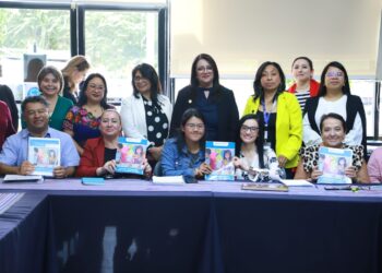 Autoridades de Educación compartieron el nuevo diseño del CNB para preprimaria. / Foto: Mineduc.