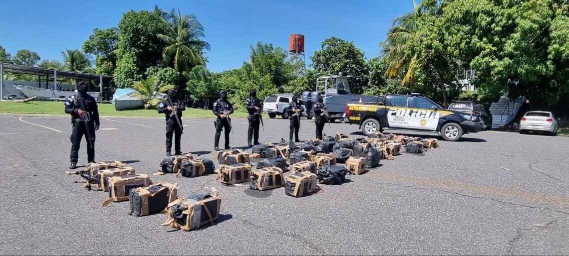 Autoridades se mantienen alerta ante la posibilidad de desmantelar redes de tráfico de drogas. / Foto: Mingob.