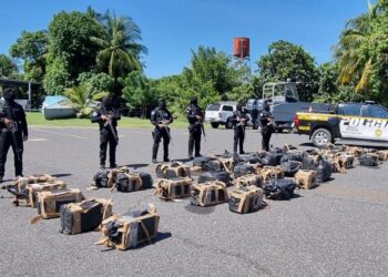 Autoridades se mantienen alerta ante la posibilidad de desmantelar redes de tráfico de drogas. / Foto: Mingob.