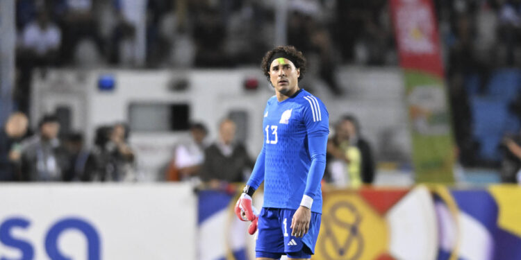 México se hunde en Tegucigalpa