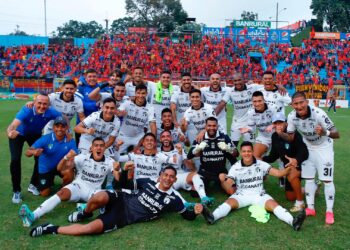 Comunicaciones conquista el infierno escarlata