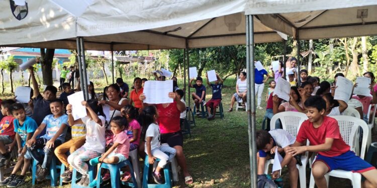 Escuela Policial Vacacional enseña a niños y padres de familia a prevenir la delincuencia. / Foto: PNC.