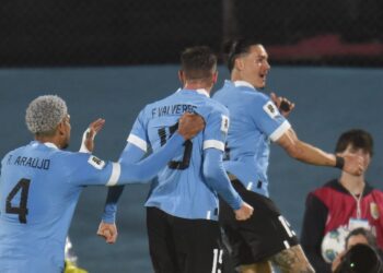 Uruguay golea a Bolivia y lo hunde en el sótano de la tabla