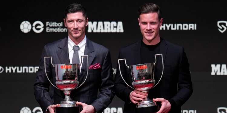 Lewandowski y Ter Stegen galardonados en los premios Marca 2023