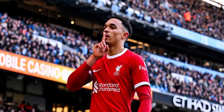 Alexander Arnold rescata el empate ante el Manchester City