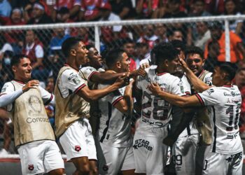 Alajuelense golea a domicilio a Real Estelí y acaricia el título