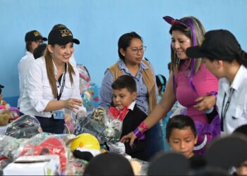 Gobierno lleva alegría a los niños cerca de las fiestas de fin de año