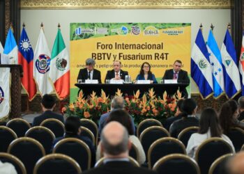 Foro internacional aborda amenazas para la producción bananera