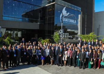 Jefes de Misión durante visita a Agexport. / Foto: Minex.