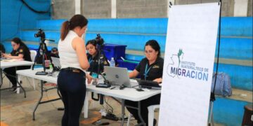 Jornada móvil de extensión de vigencia de pasaporte llega a Jutiapa
