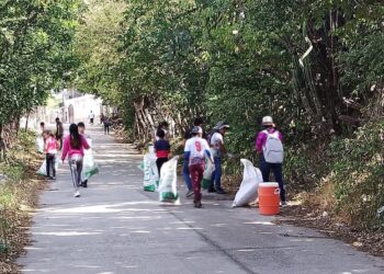 Vecinos de Zacapa se unieron a las jornadas de limpieza. /Foto: MSPAS