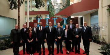 Fotografía oficial de la segunda reunión de transición en el Minex. / Foto: Noé Pérez.